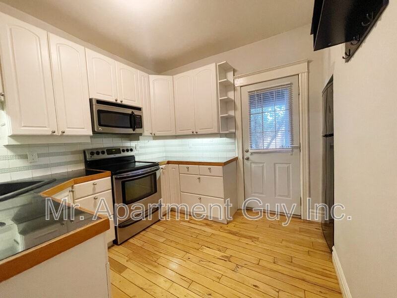 33 Barnesdale Ave S - Photo 7 of 20