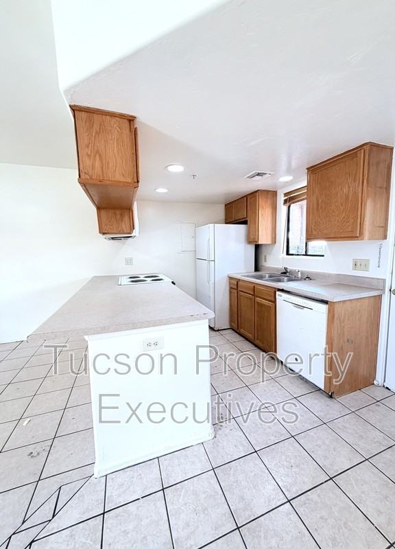 1717 E Glenn St #5103 - Photo 2 of 22