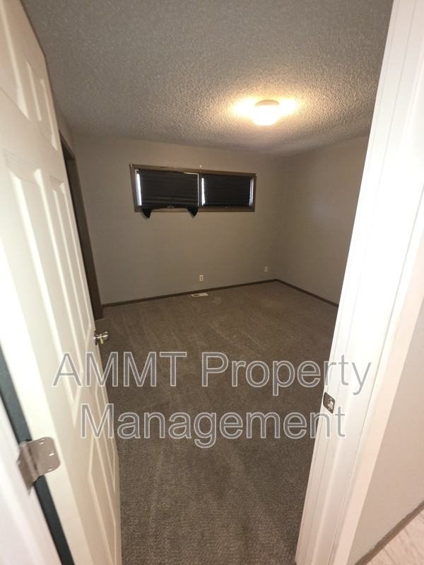 2515 N 3rd St - Photo 2 of 9