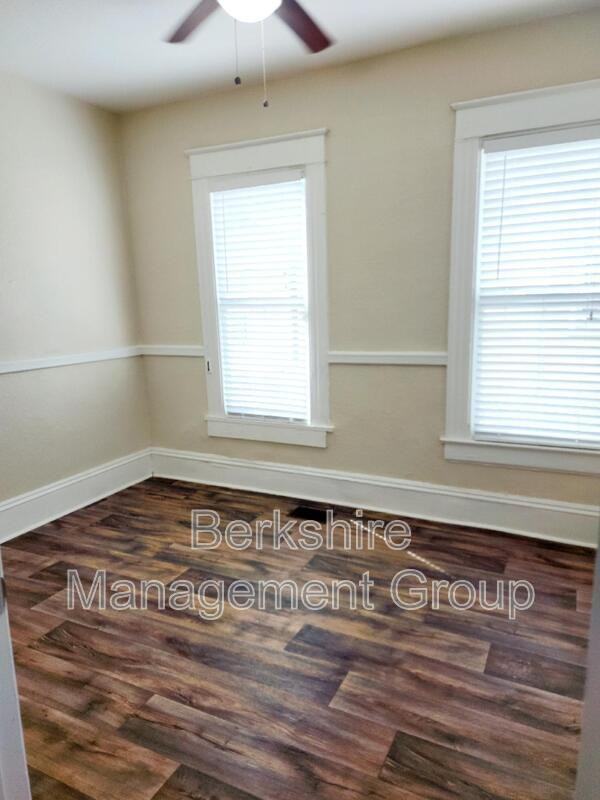 118 S Lake Ave - Photo 2 of 12