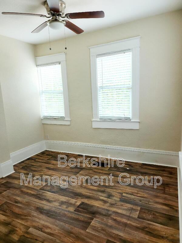 118 S Lake Ave - Photo 4 of 12