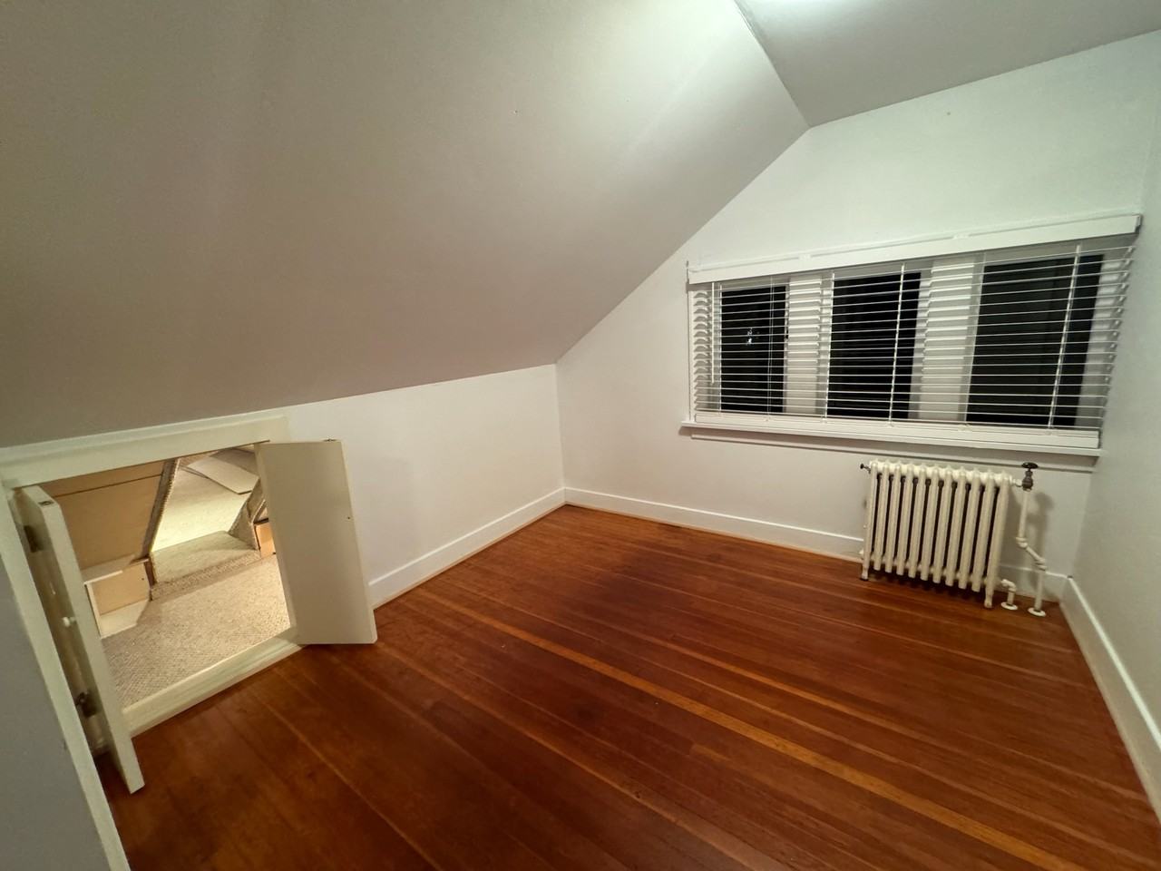 522 Duchess Avenue - Photo 7 of 19