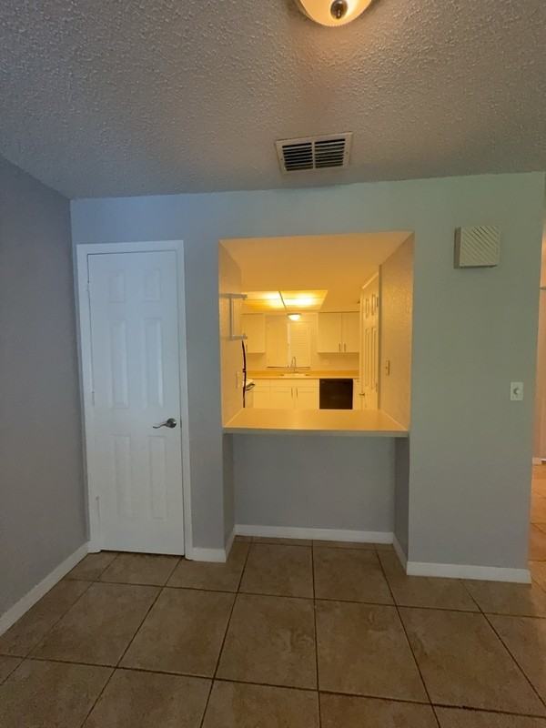 6301 58th St N - Photo 6 of 33
