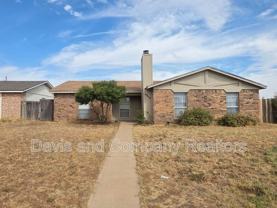 4800 Country Club Dr #B - Photo 1 of 1