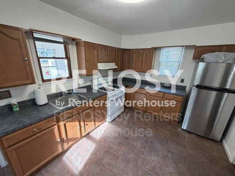 4207 Anntana Ave - Photo 5 of 16