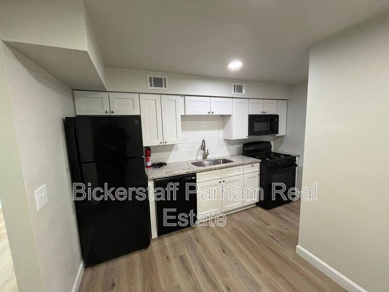 1033 Adair Ave #6 - Photo 2 of 15