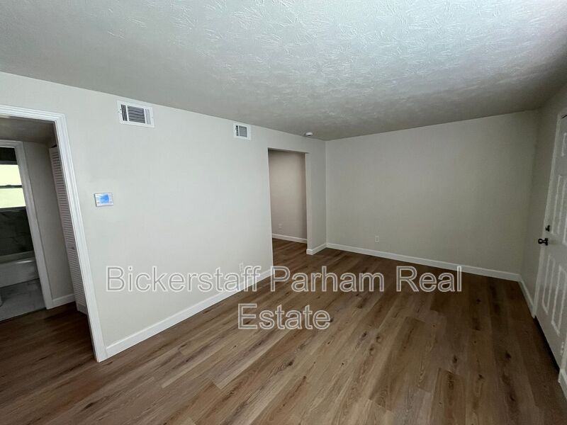 1033 Adair Ave #6 - Photo 5 of 15