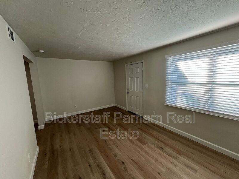 1033 Adair Ave #6 - Photo 7 of 15