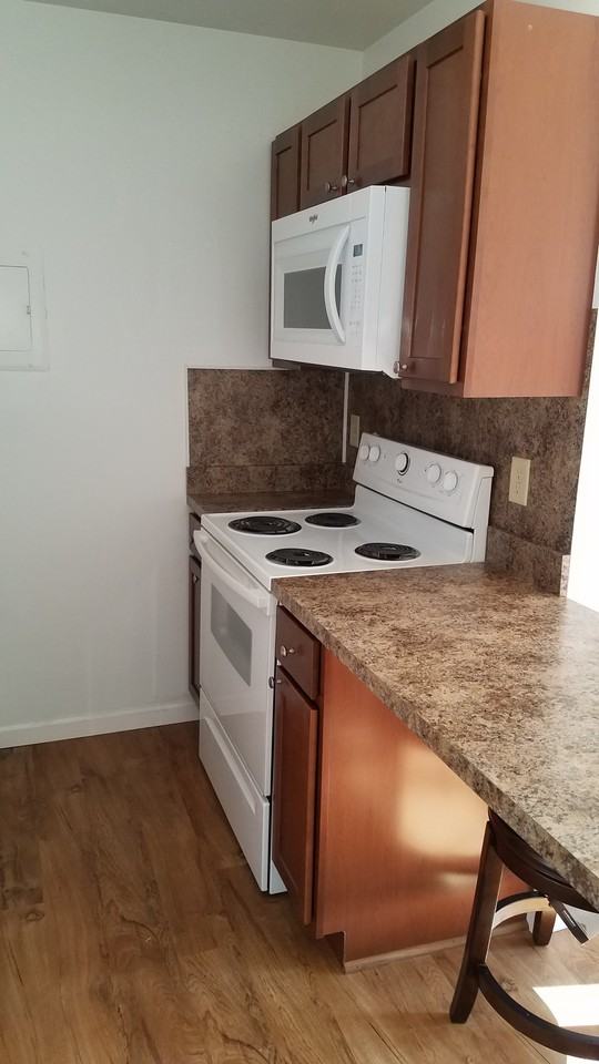 Sussex Court Apartments - Photo 3 of 11