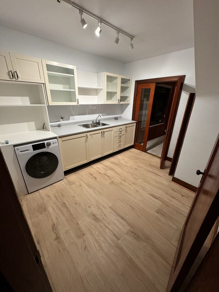 522 Duchess Avenue - Photo 6 of 19