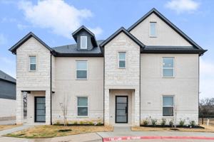 featured image of 2333 Spring Park Blvd