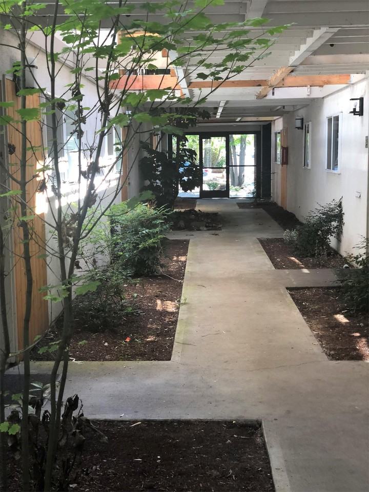 Campus Apts - Photo 3 of 7