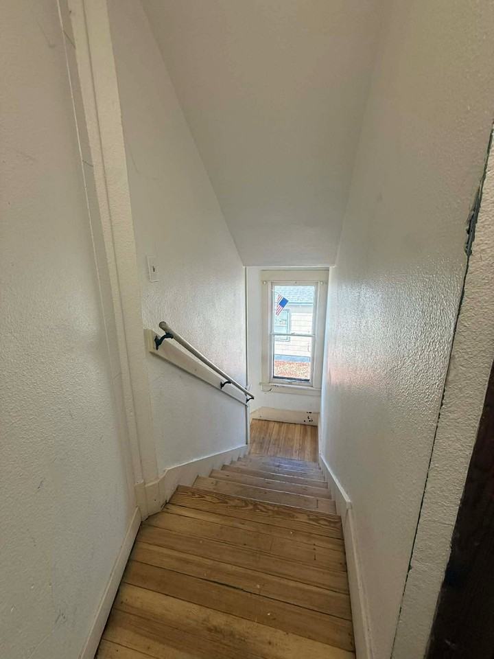 621 13th Street - Photo 2 of 10