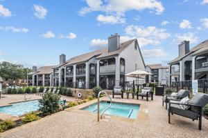 featured image of 6000 Oakmont Trl