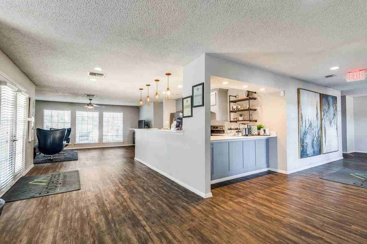 Ridgecrest Apartments - Photo 4 of 40