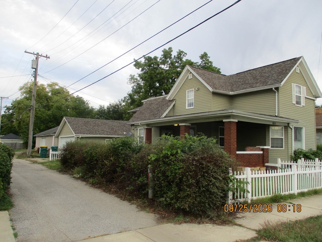 611 Liberty Drive - Photo 2 of 20