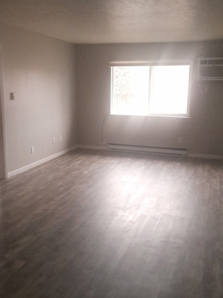 728 Broadway - Photo 3 of 7