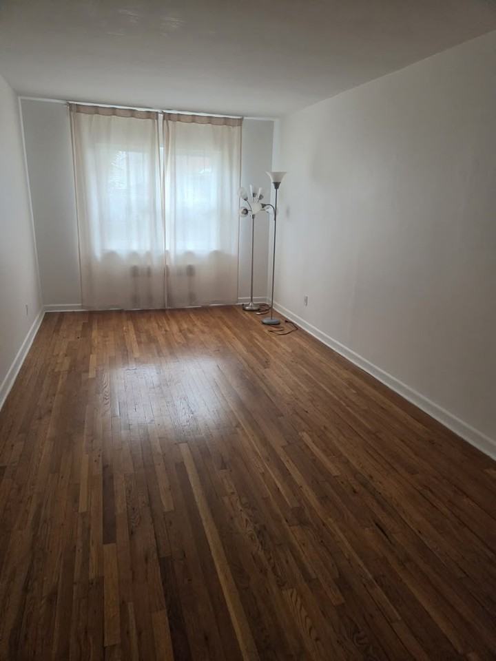 1669 East 9th Street #1 - Photo 3 of 8