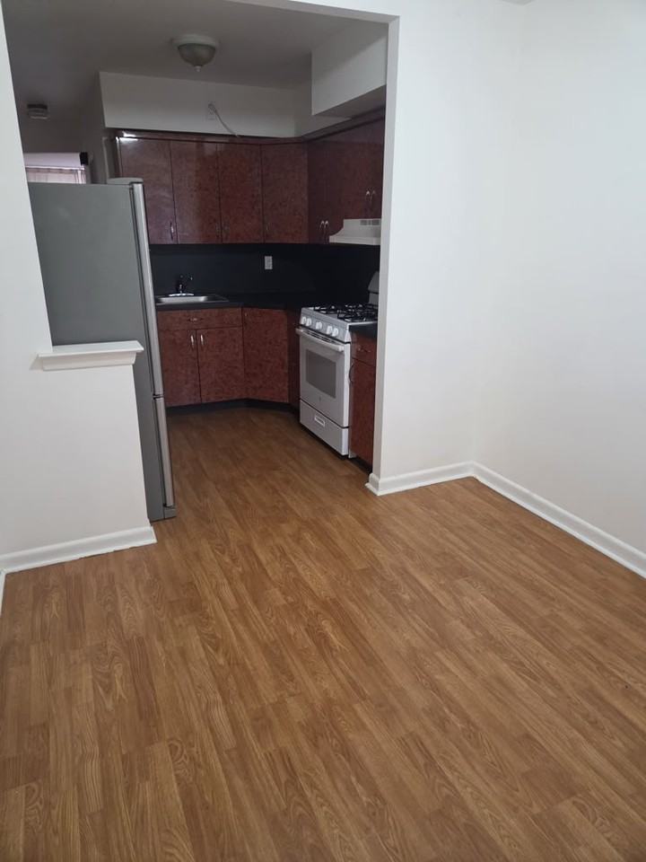 1669 East 9th Street #1 - Photo 2 of 8