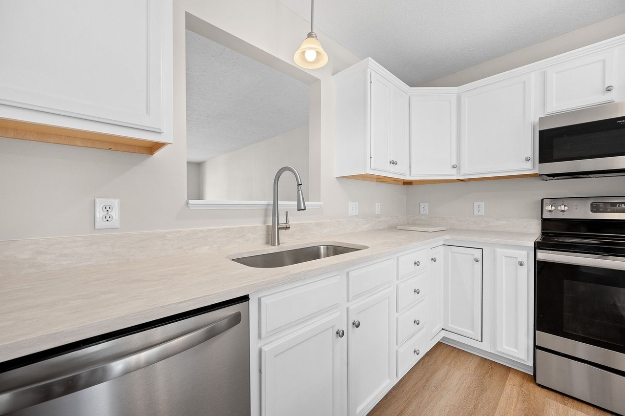 606 Northwynd Cir - Photo 4 of 36