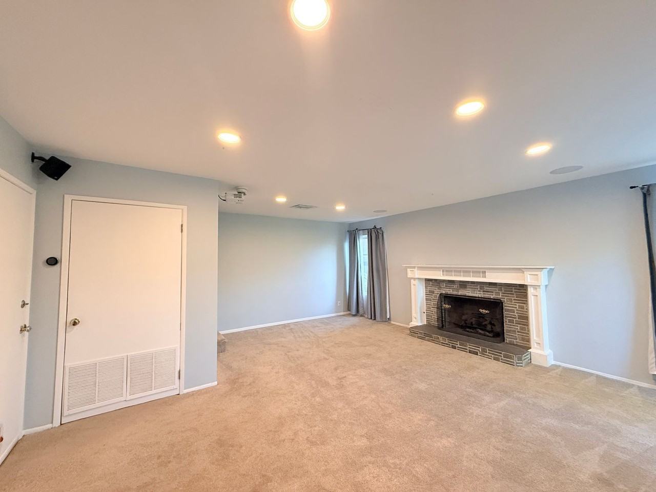 4242 Briggs Ave - Photo 4 of 42