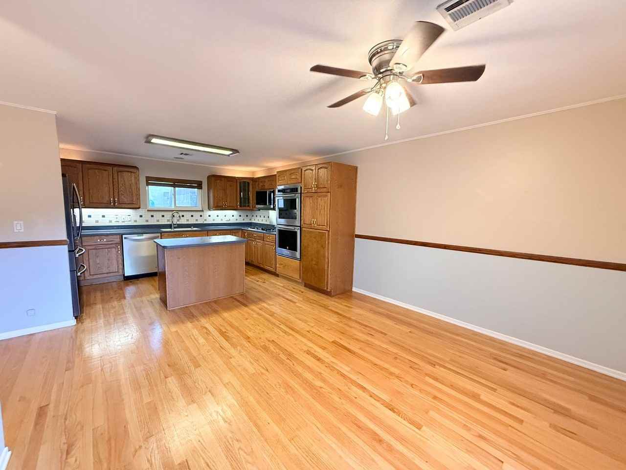 4242 Briggs Ave - Photo 7 of 42