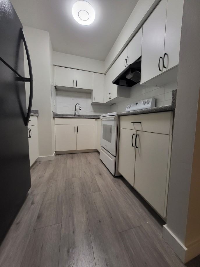301 Highland Way #1 - Photo 4 of 12