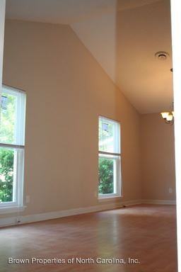 206 Warren Dr - Photo 3 of 15