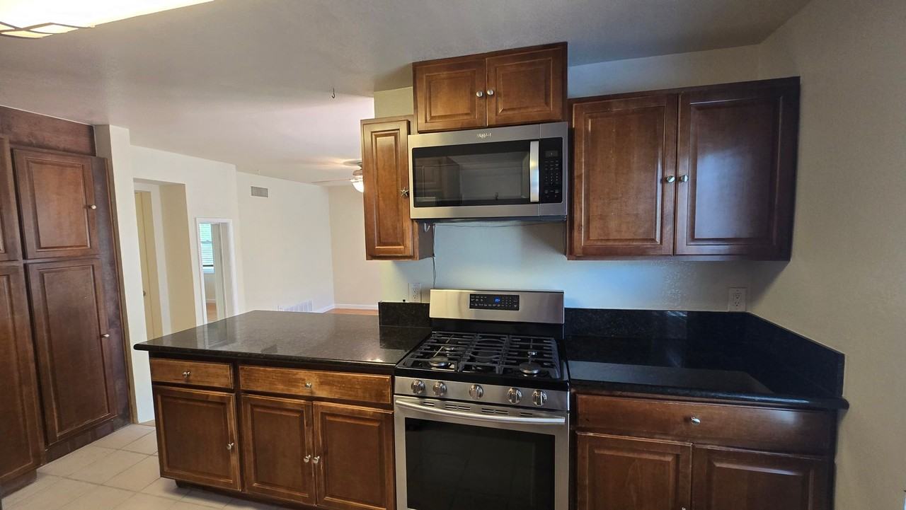 826 Allerton Ct - Photo 7 of 15