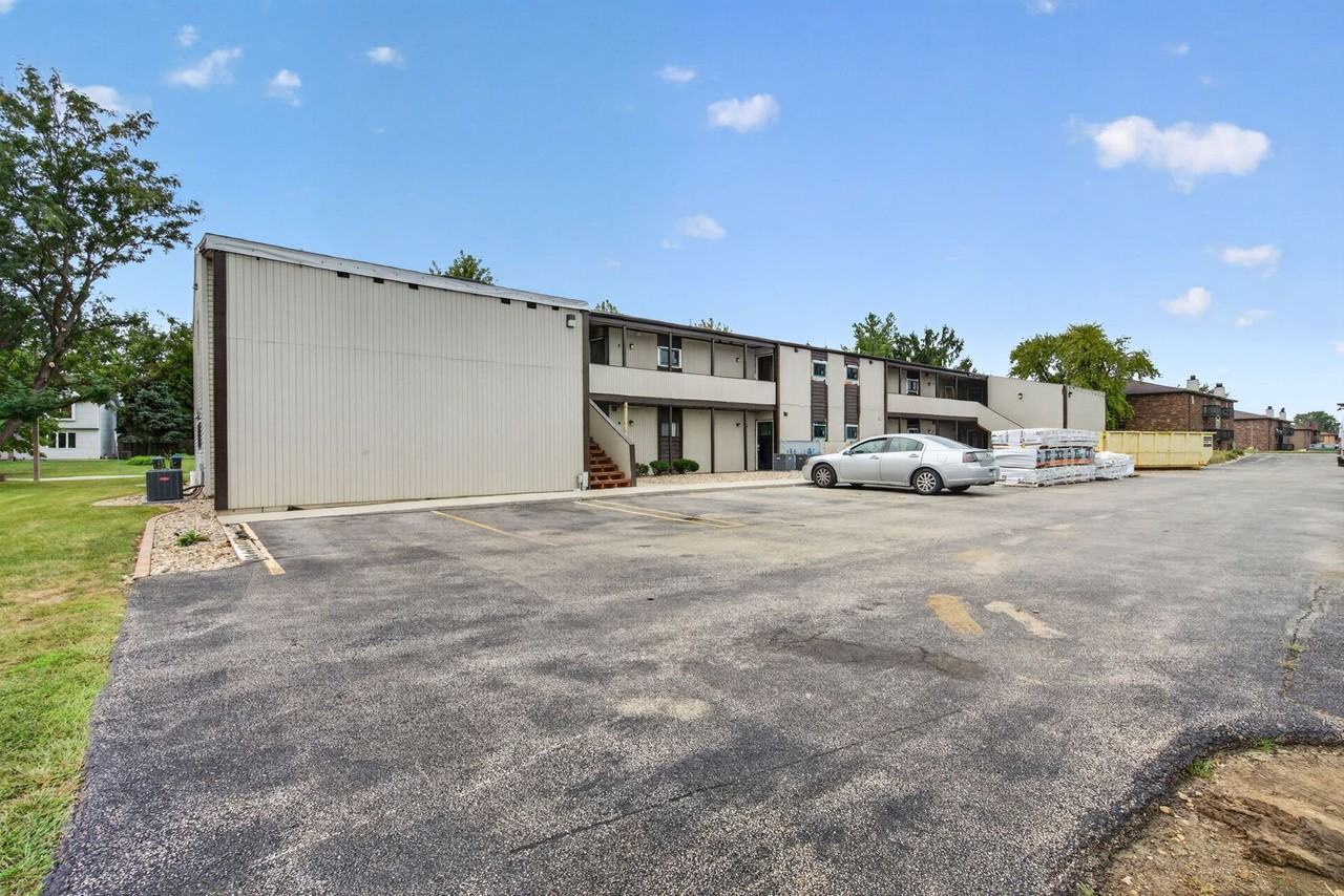 1601 N. Hershey - Photo 2 of 50