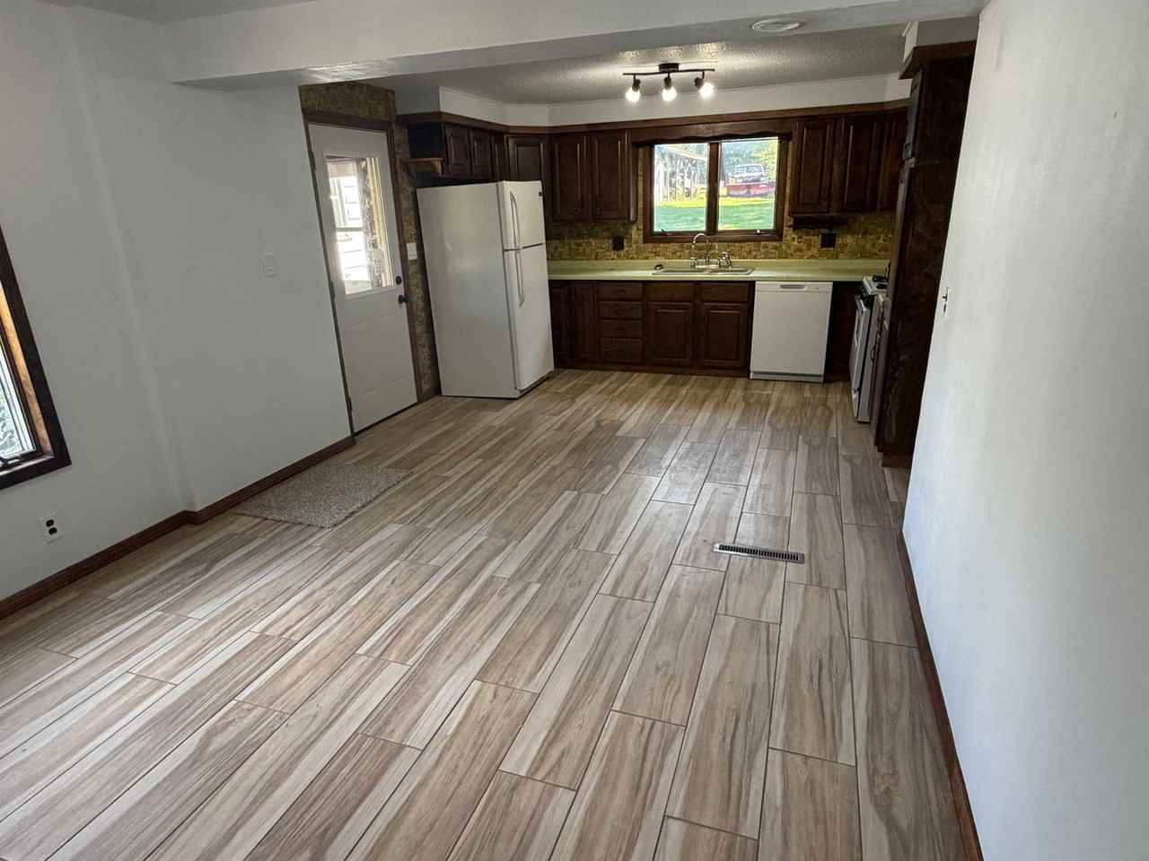 1507 E Wausau Ave - Photo 6 of 25