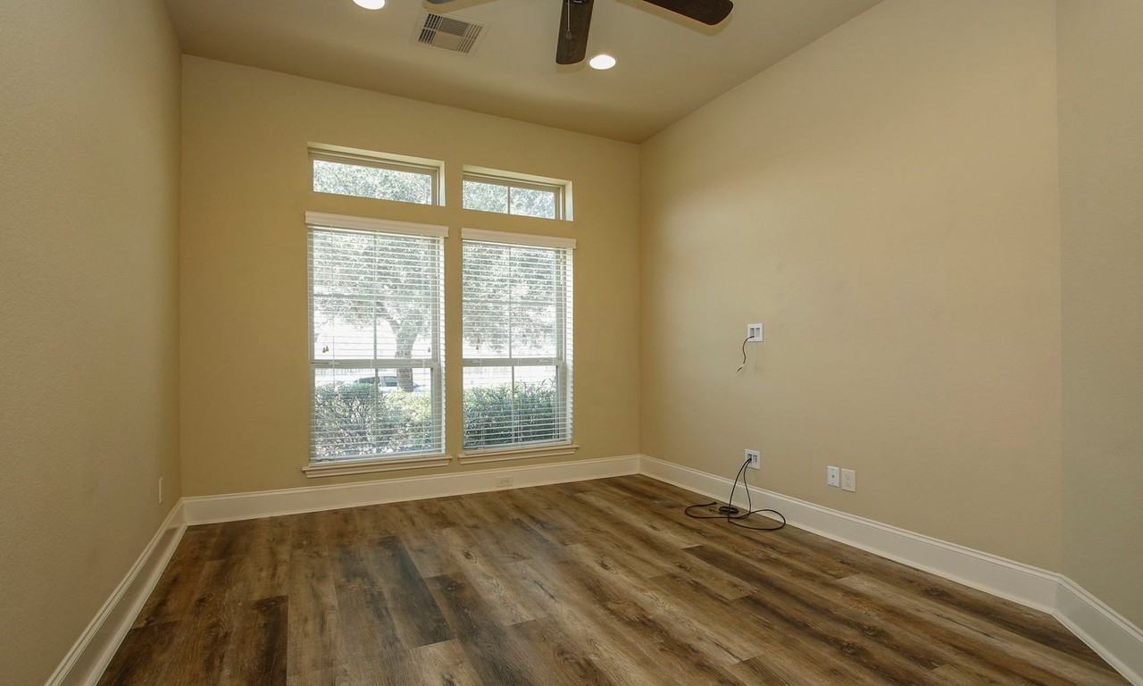 3047 Sandstone Creek Ln - Photo 6 of 36