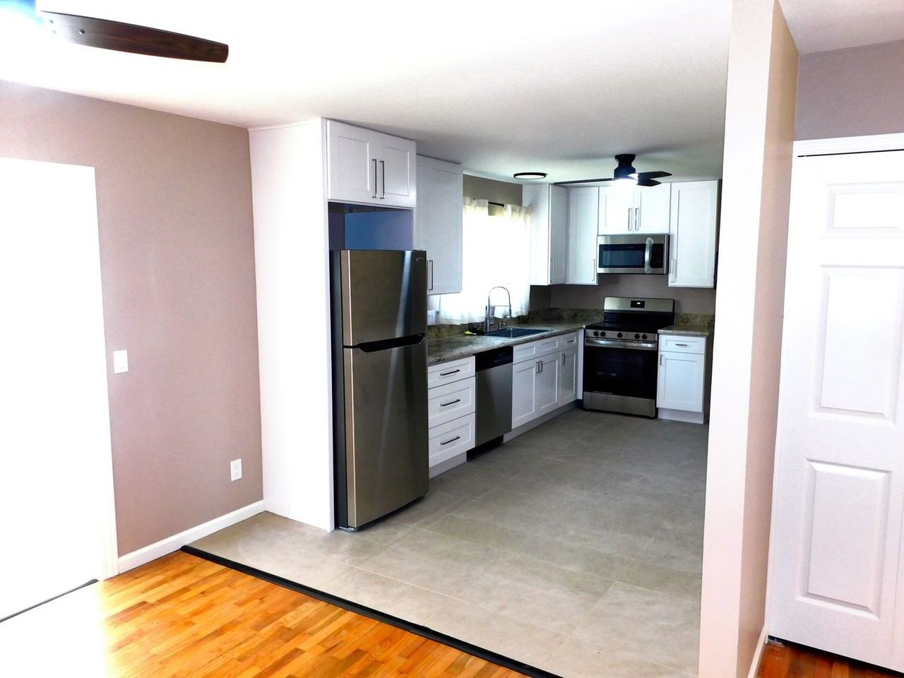 11354 Berkshire Dr - Photo 6 of 17