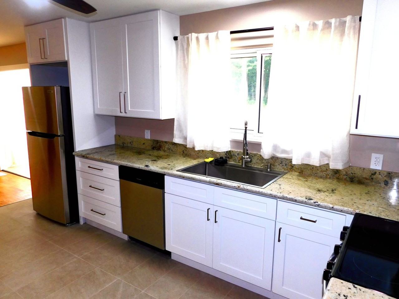 11354 Berkshire Dr - Photo 5 of 17