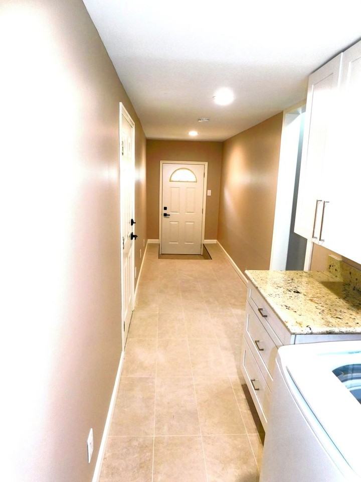 11354 Berkshire Dr - Photo 3 of 17
