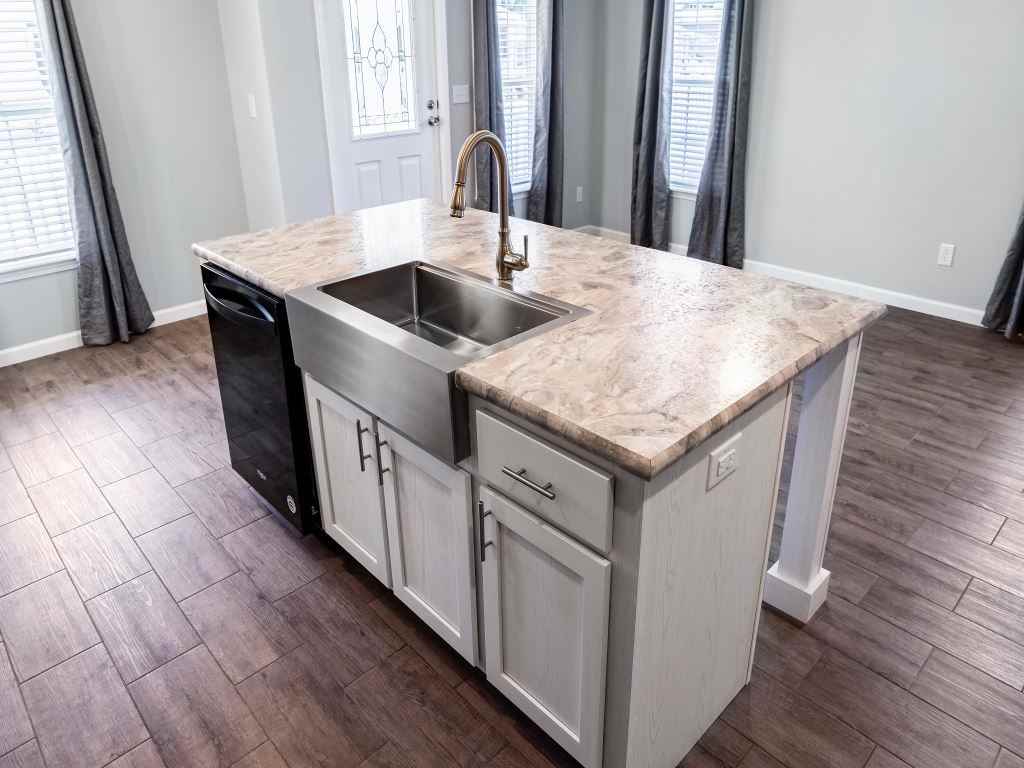 9052 Allen Cir - Photo 3 of 23