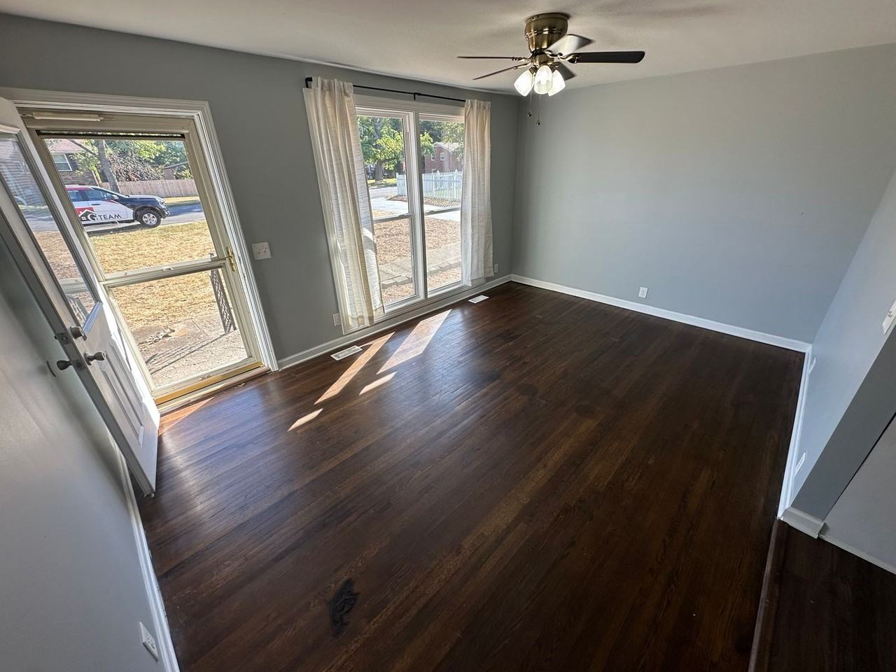 307 Crestridge Dr - Photo 3 of 19
