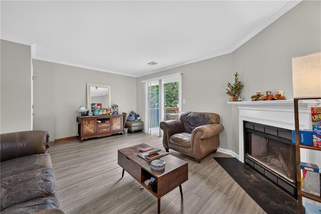 7033 Panda Ln - Photo 7 of 13