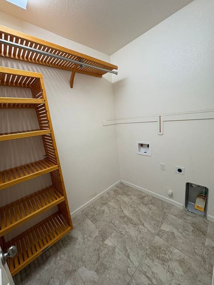 4306 W Lark Ave - Photo 4 of 36