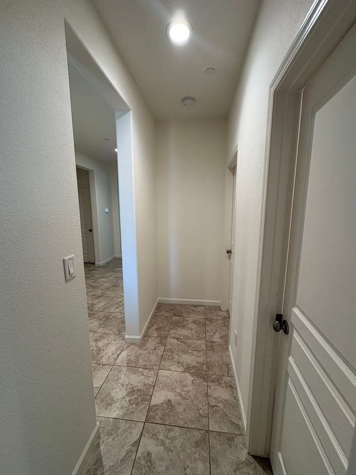4306 W Lark Ave - Photo 5 of 36