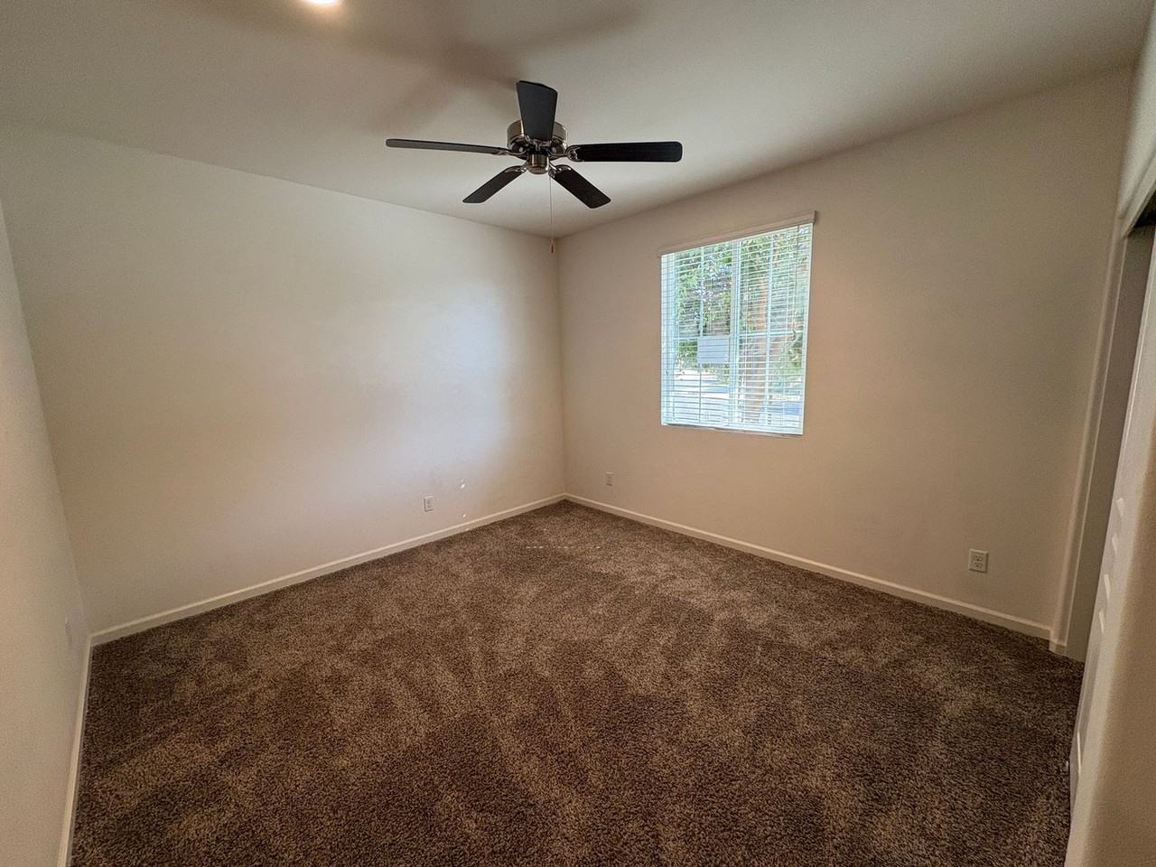 4306 W Lark Ave - Photo 6 of 36