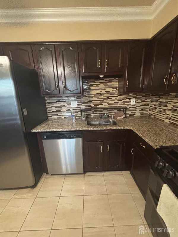 8 Begonia Ct - Photo 2 of 17