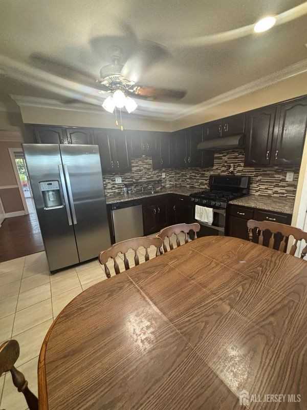 8 Begonia Ct - Photo 3 of 17