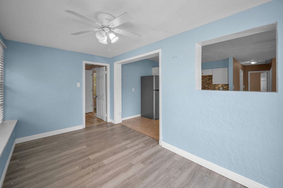 2476 Coronado Way - Photo 2 of 11