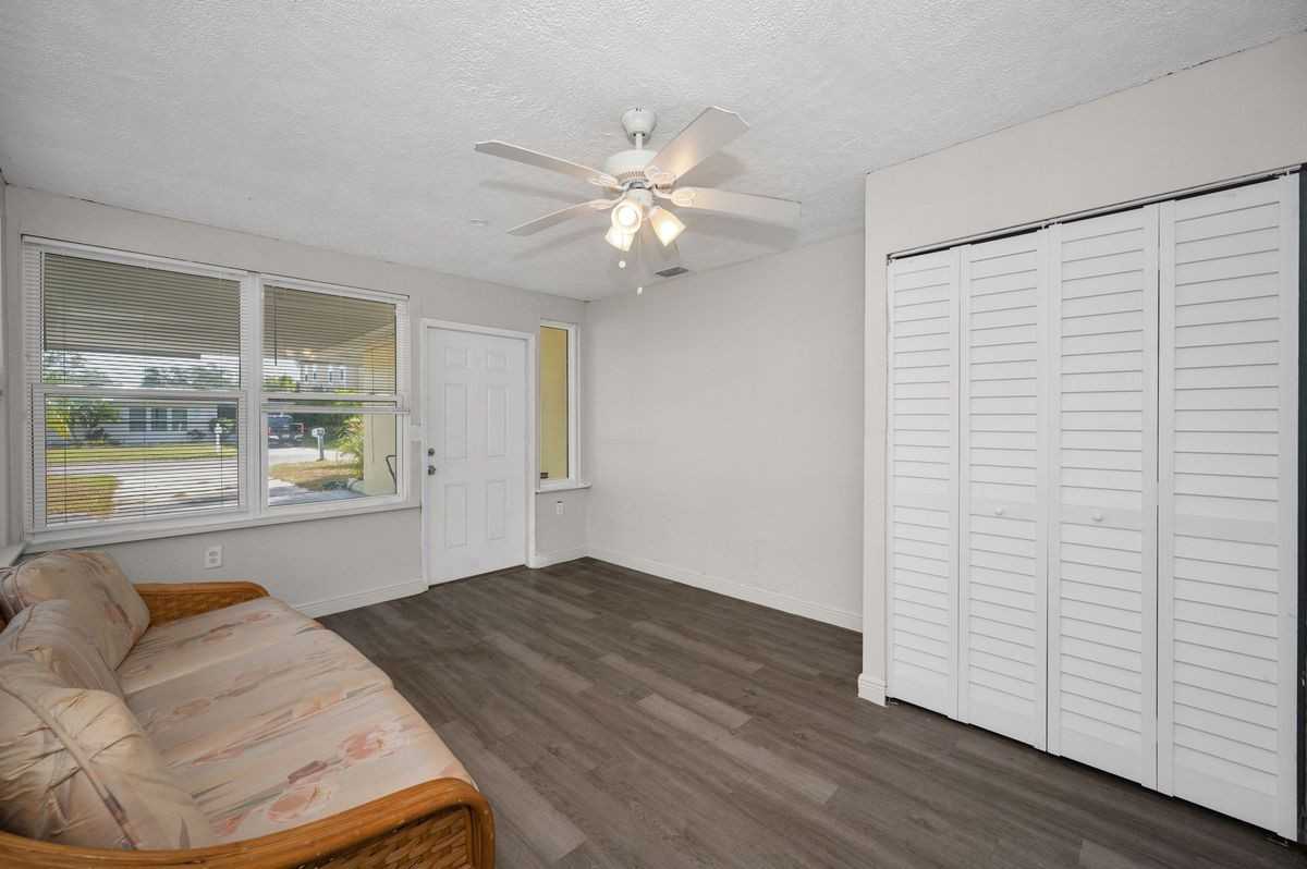 2476 Coronado Way - Photo 4 of 11