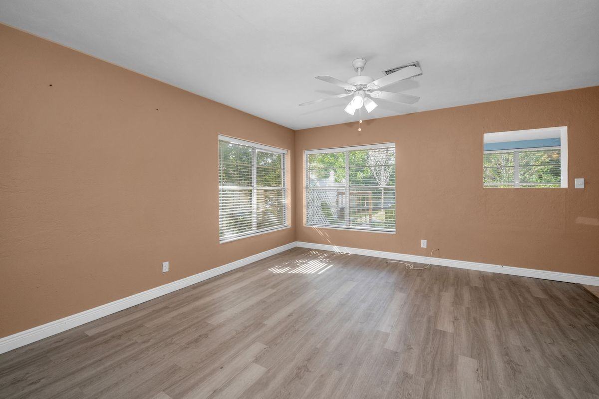 2476 Coronado Way - Photo 6 of 11