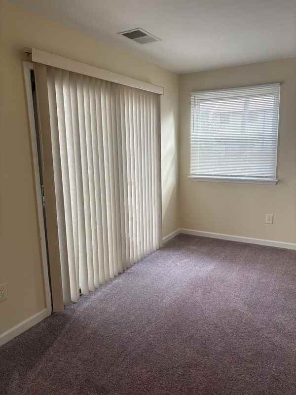 2705 Goldenrod Ct - Photo 3 of 8