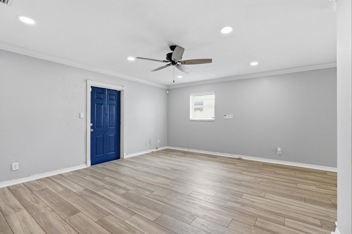 128 Nw 10th Ave - Photo 3 of 12