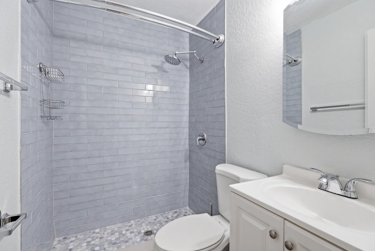 128 Nw 10th Ave - Photo 4 of 12