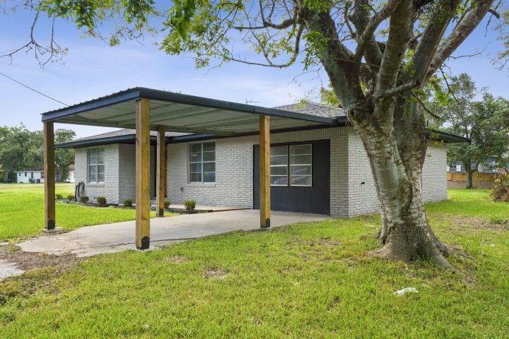 1300 Basin St - Photo 5 of 21
